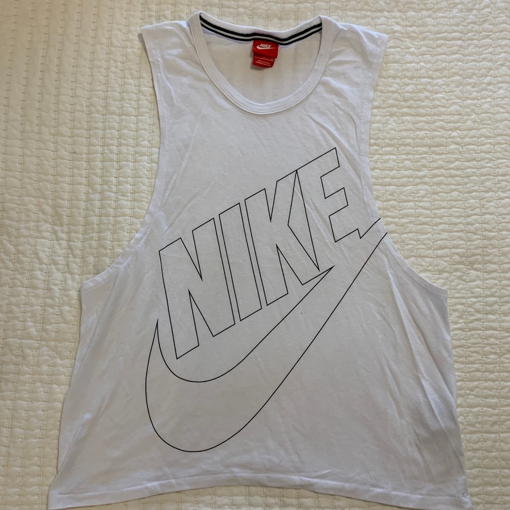 Nike tank top size small